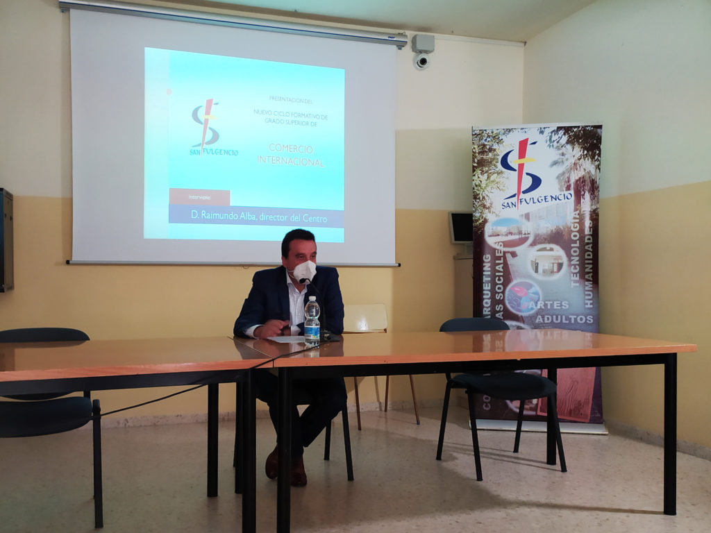 Inauguración Ciclo Dual Comercio Internacional